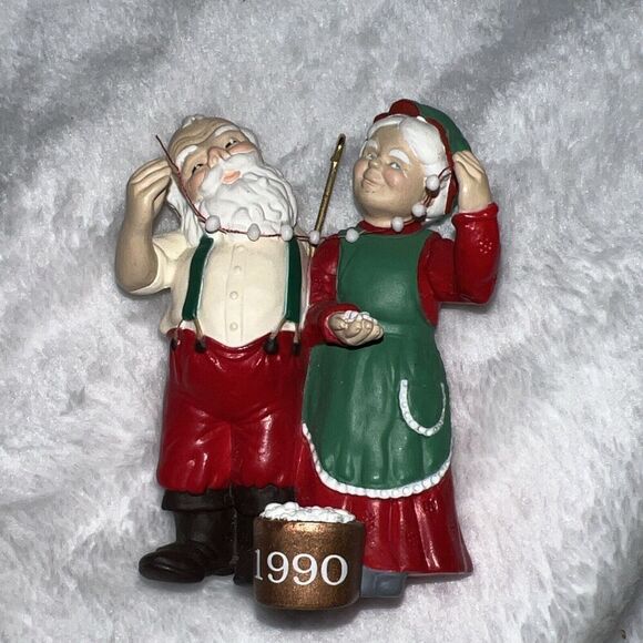 Popcorn Party 1990 Mr & Mrs Claus Santa Hallmark Keepsake Ornament - Picture 3 of 8